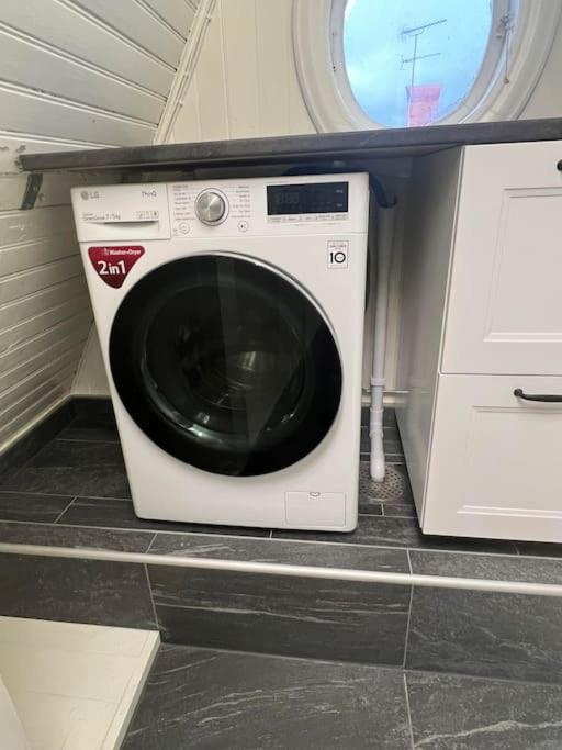 Haerligt Stort Boende I Perfekt Laege Borås Esterno foto